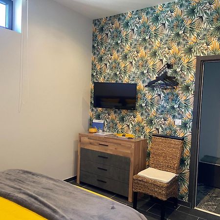 Chambre Tout Confort Avec Commodites Espace Repas Wifi Parking ويميرو المظهر الخارجي الصورة