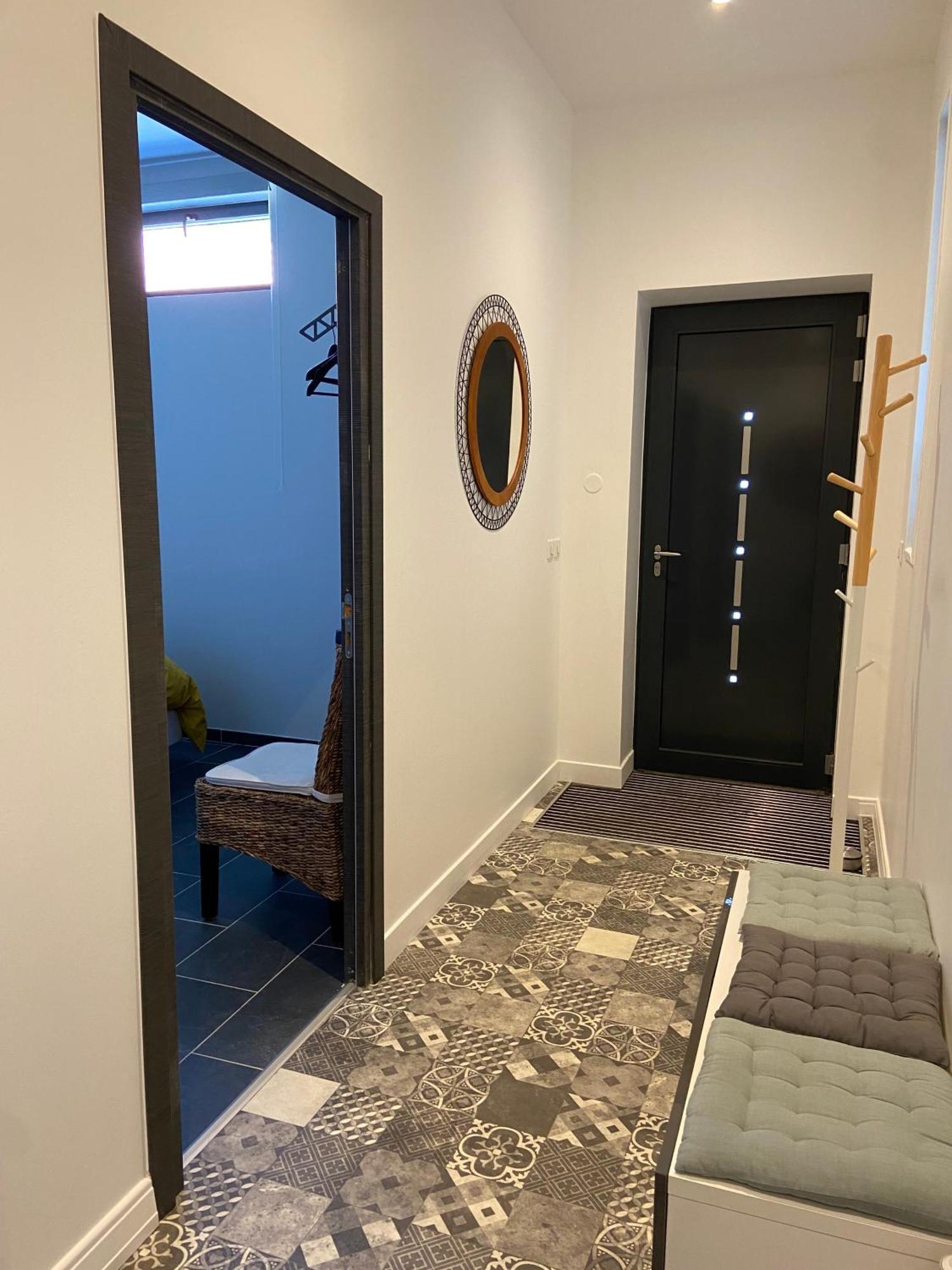 Chambre Tout Confort Avec Commodites Espace Repas Wifi Parking ويميرو المظهر الخارجي الصورة