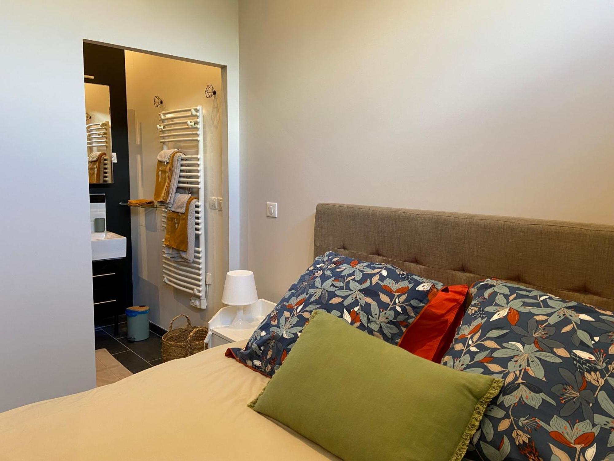 Chambre Tout Confort Avec Commodites Espace Repas Wifi Parking ويميرو المظهر الخارجي الصورة